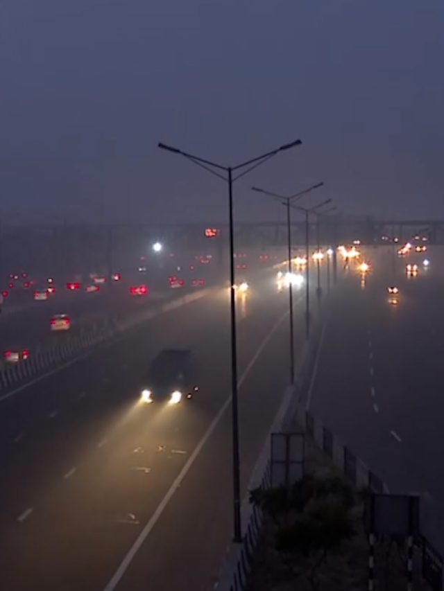 1402 10 DELHI FOGG